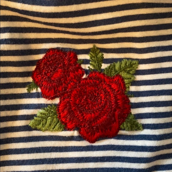 ✨2 for $15✨ long sleeve lace up Hollister tee - Picture 2 of 3